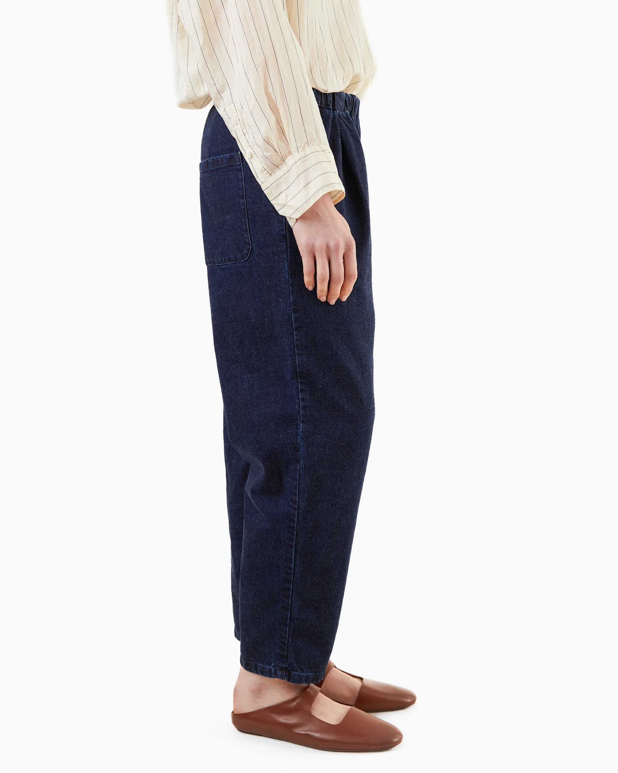 Apuntob Pleated Denim Trousers in Indigo - Image 4
