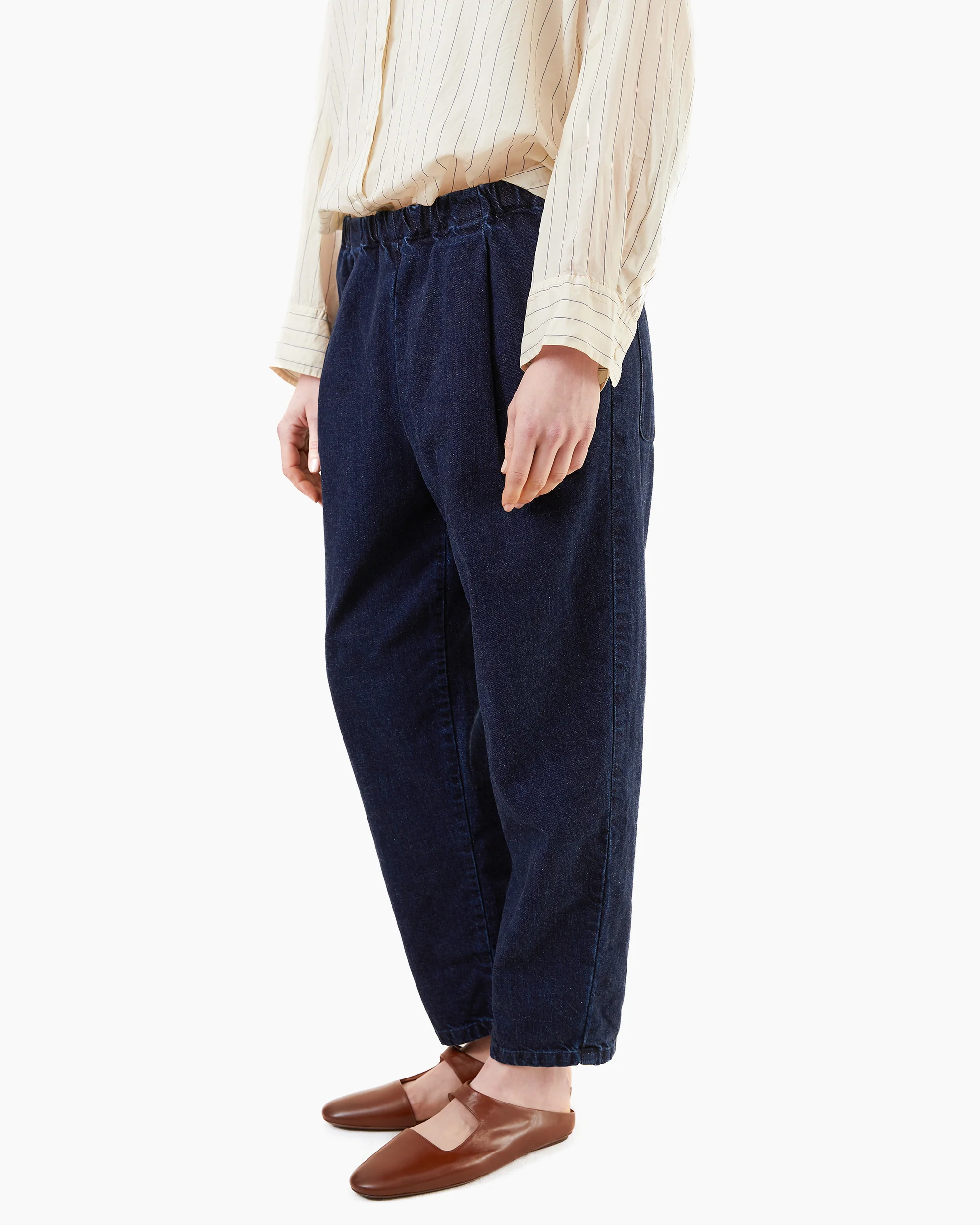 Apuntob Pleated Denim Trousers in Indigo - Image 5