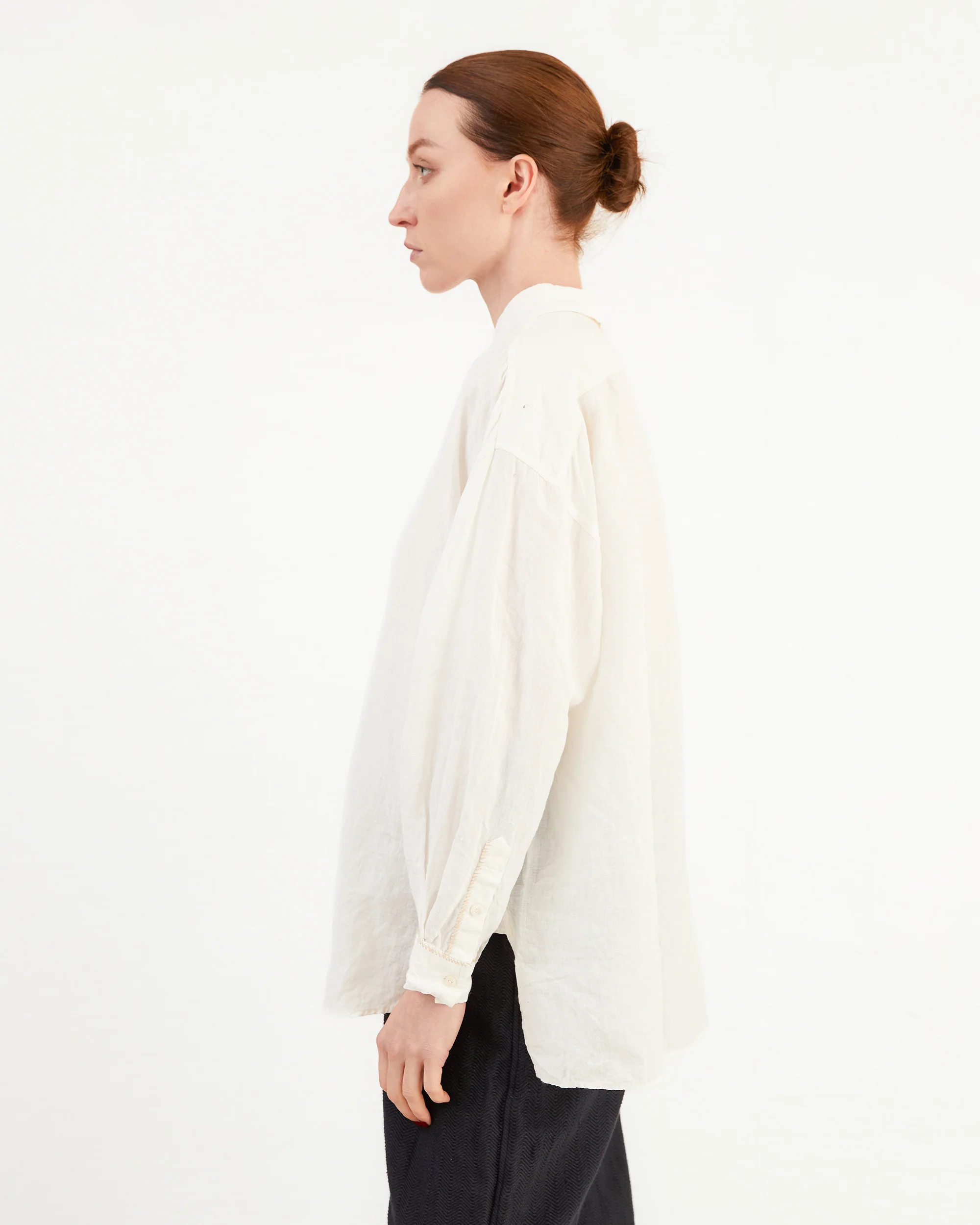 Guptiha Women's Linen Tunic Shirt in Off-White - Image 3