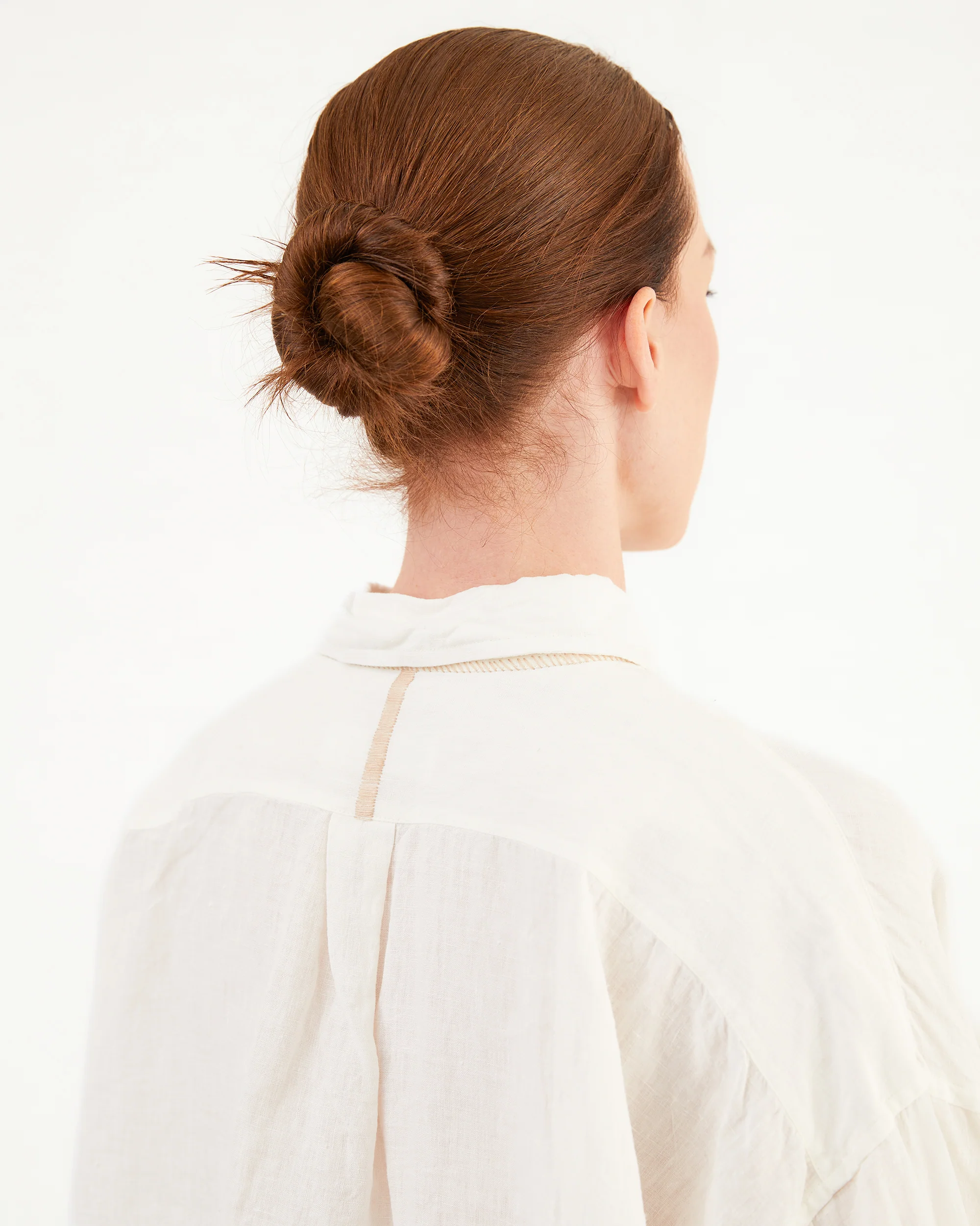 Guptiha Women's Linen Tunic Shirt in Off-White - Image 5