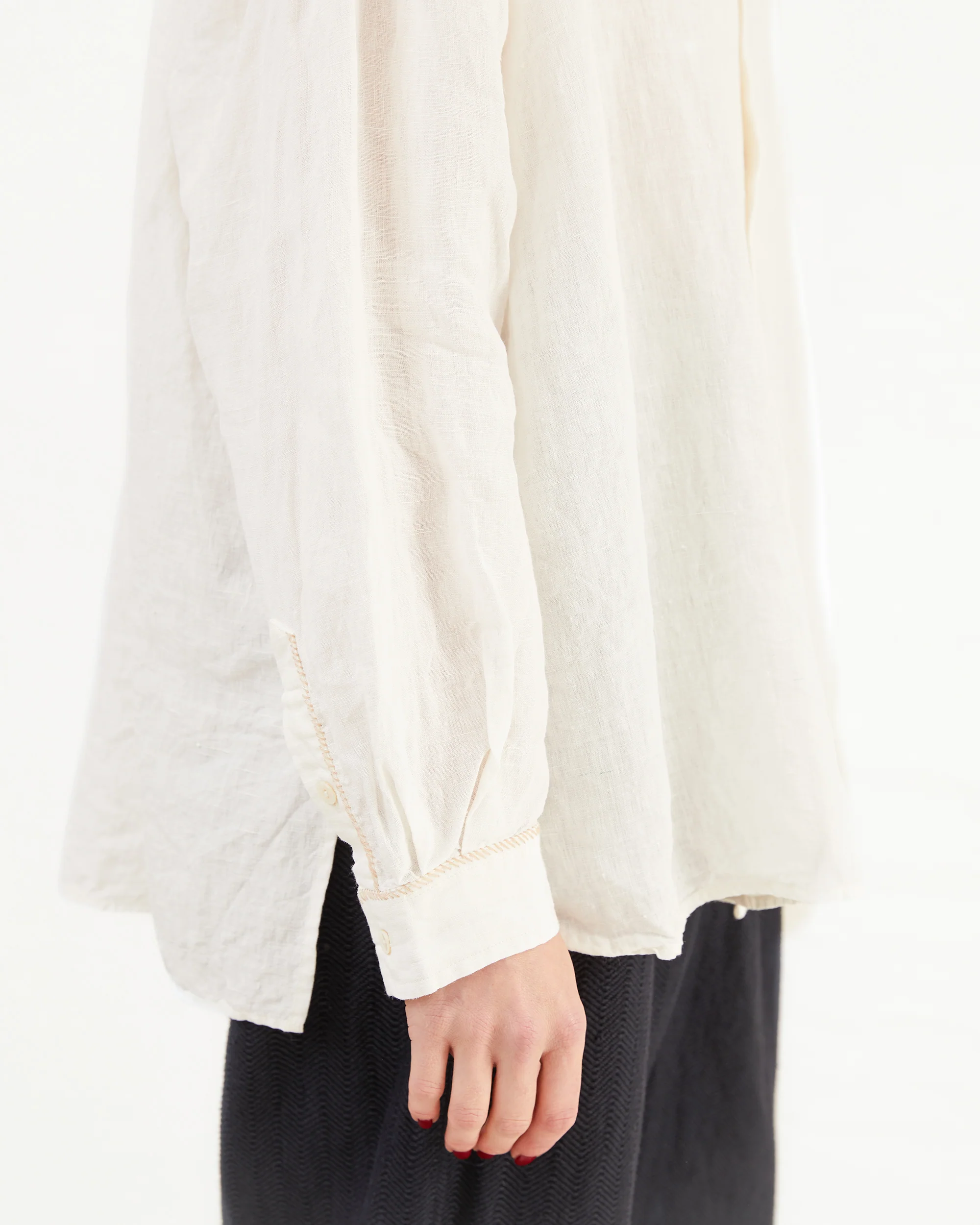 Guptiha Women's Linen Tunic Shirt in Off-White - Image 6